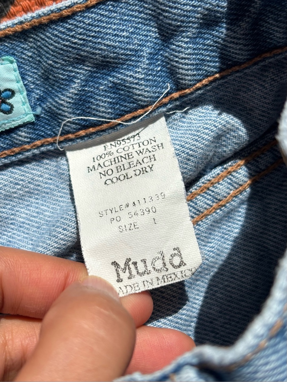 Vintage 90s Mudd Denim Mom Shorts Light Wash Hand Print 23-24” - Picture 6 of 6